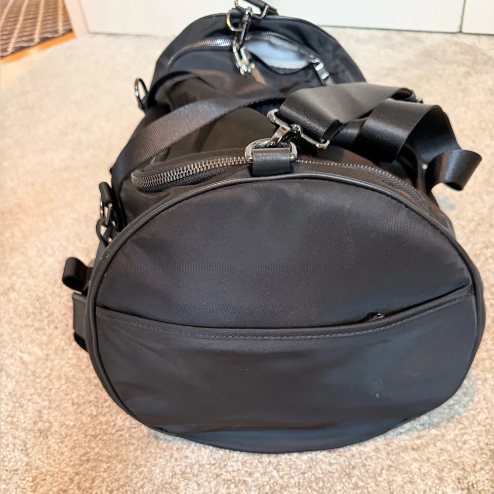 Tumi duffel bag